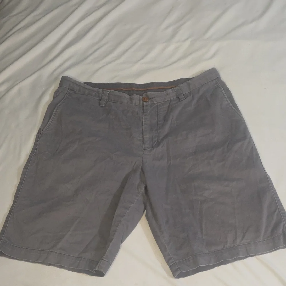 Tommy Bahama Men's Gray Flat Front Shorts